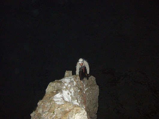 Karl on the night time traverse of Elbow Ridge  © Ian Archer