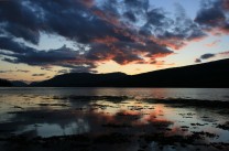 Yes its a typical photo fo a Scottish Loch (Loch Linnhe to be precise