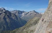 Climber on Visite Obligatoire, Aiguille Dibona, Ecrins