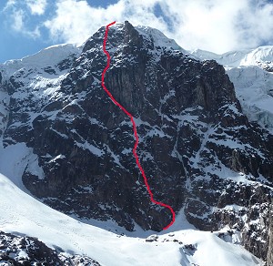 Chichicapac South Face with the team's new line marked in red  © Tom Ripley / Hamish Dunn