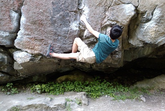 james on his first outdoor v3  © alexmannionclimbing