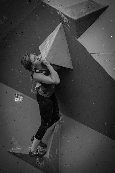 Mina Leslie-Wujastyk takes time to assess the next moves at the 2014 World Cup round in Chongqing, China  © Eddie Fowke/The Circuit Climbing