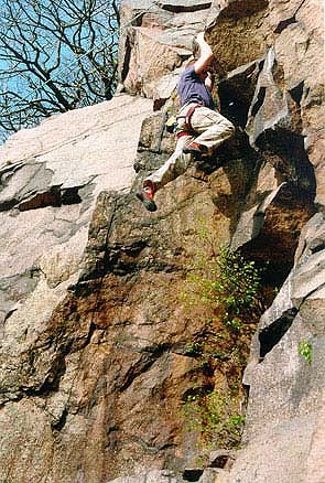 Chris Georg, with feet popped off on Starco (HVS 5a), Craig Buddon, Leicestershire