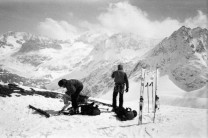Removing skins for the descent to the Chanrion Hut on the Haute Route
