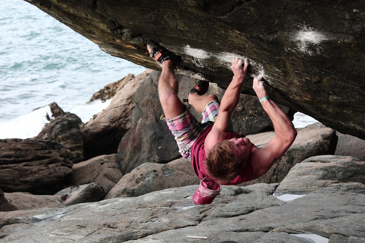 Pete on Knight of the Round Table 7C+ at Tintagel  © Pete Dawson