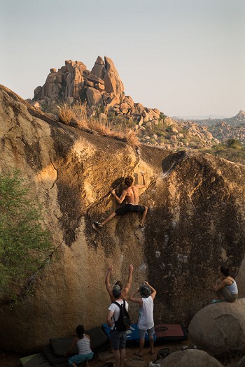 Ramon from Mexico climbing in the evening session  © Nick Brown