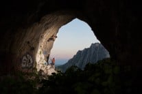 Climbing in Virgencita Cave, Parque La Huasteca