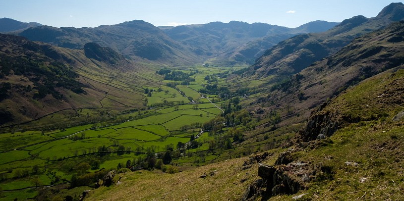 Nearing the end of the circuit, looking back to the Langdale skyline  © Alex Roddie