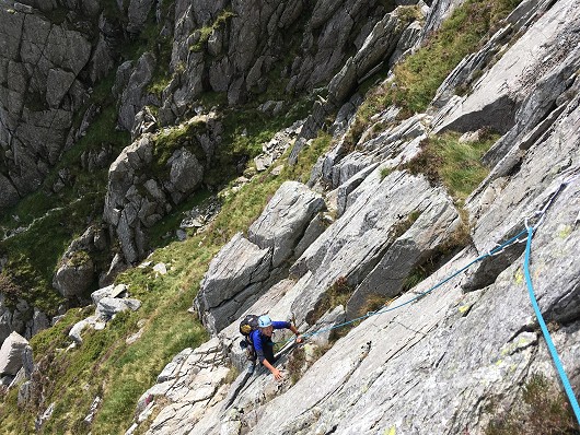 Terrace Wall Variant, pitch1 Tryfan  © caradoc