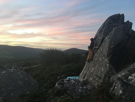 Sunset bouldering on the moor  © Ollie Thomas