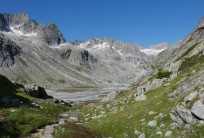 Bachlitalhütte, right of center, above the waterfall, below and left of the Gross Diamantstock