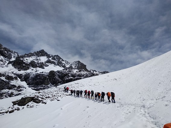 Trekkers high in the Parvati Valley, Himachal Pradesh  © Manish Kabadval