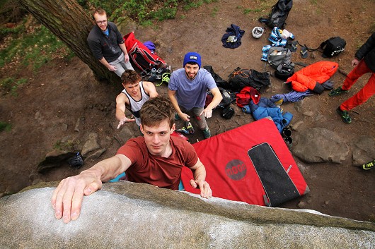Ben hitting the victory sloper of Razor Roof with probably the most supportive crew ever  © adsmeach