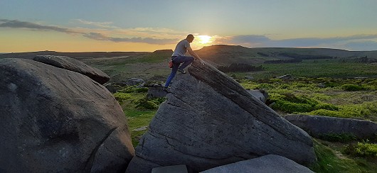 Sunset finish on 'The Crook' Burbage Valley.  © Mike Lee