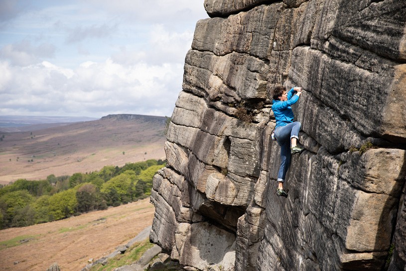 The Fireball Lite in use at Stanage  © UKC Gear