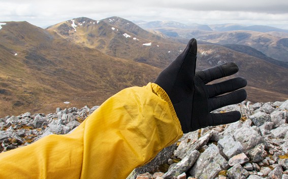 The simple elasticated cuffs fit easily over gloves  © Dan Bailey