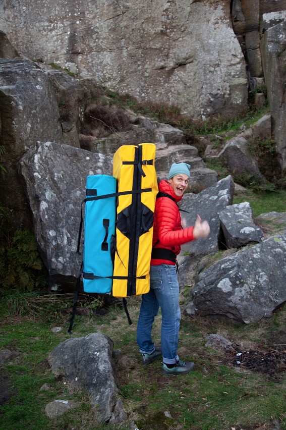 The simple, yet effective strap system allows multiple pads to be carried with ease  © UKC Gear