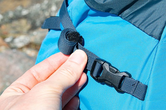 Side straps have inbuilt velcro loops for neatness  © Dan Bailey